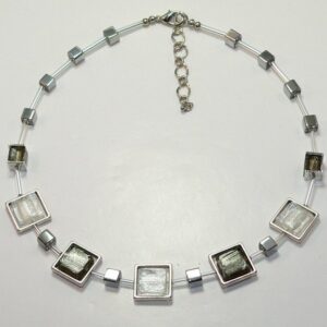 traumschmuck Collier 283j Halskette Lampwork Murano Art Glas Quadrat weiß grau Hämatit (Geschenk, Muttertag, Weihnachten, Geburtstag, Valentinstag, incl. Schmuckbox), handgefertigt, Made in Germany